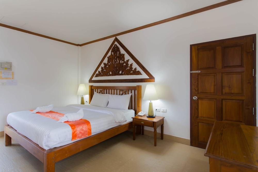 Onnicha Hotel Ratsada Екстериор снимка