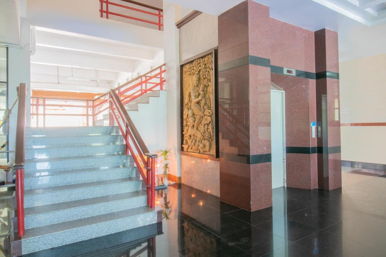 Onnicha Hotel Ratsada Екстериор снимка