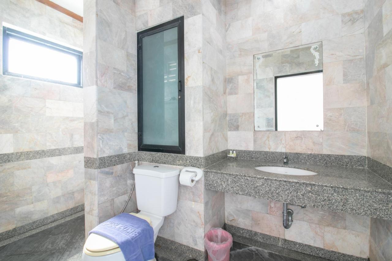 Onnicha Hotel Ratsada Екстериор снимка